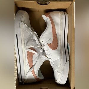 Women’s Nike Court Legacy